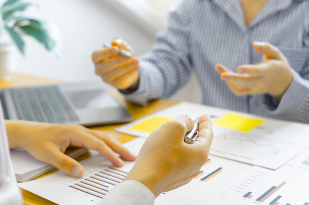 konsultasi pigura yang cocok untuk karya seni Solo